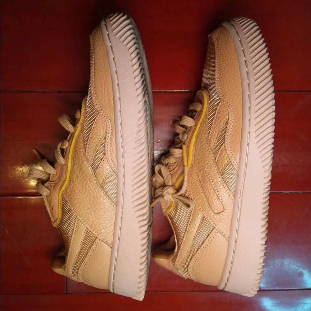 Victoria Beckham Reebok sneakers - Picture 5 of 10